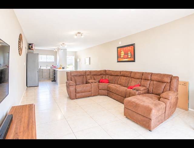 3 BEDROOM APARTMENT FOR SALE IN NAHOON VALLEY PARK